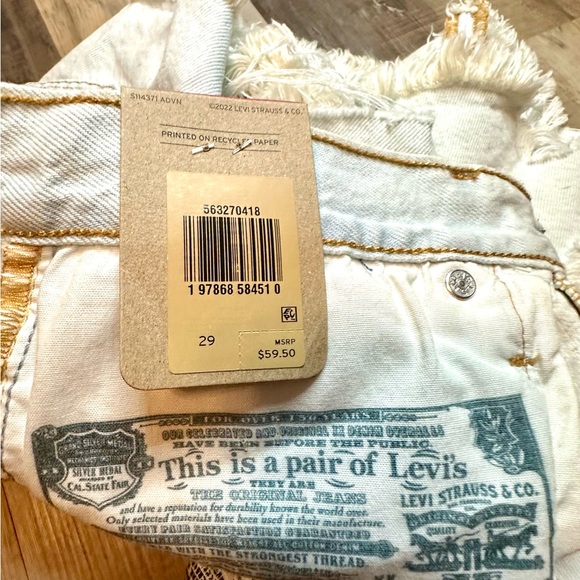 Levi's Distressed Jean Shorts - Sz 29 NWT , High-Waisted - Picture 9 of 9